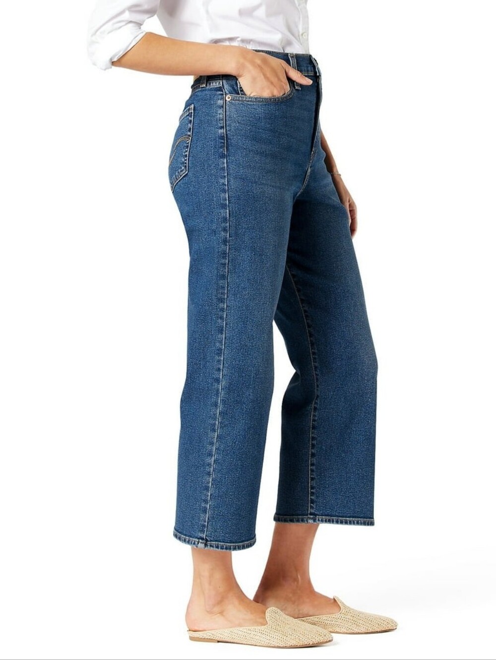 New With Tag Signature By Levi Strauss Size 28 High-Rise Loose Crop Blue Jeans